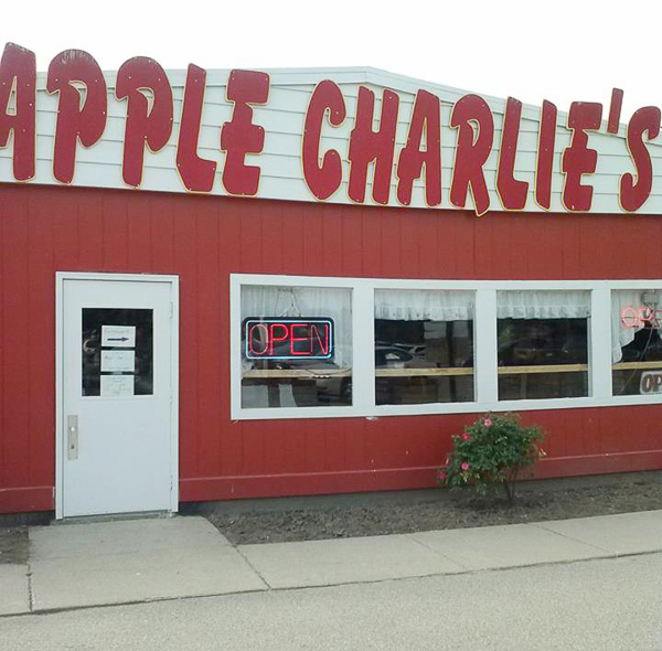 Plan Your Perfect Day at Apple Charlie’s: Cider, Apples, and More!